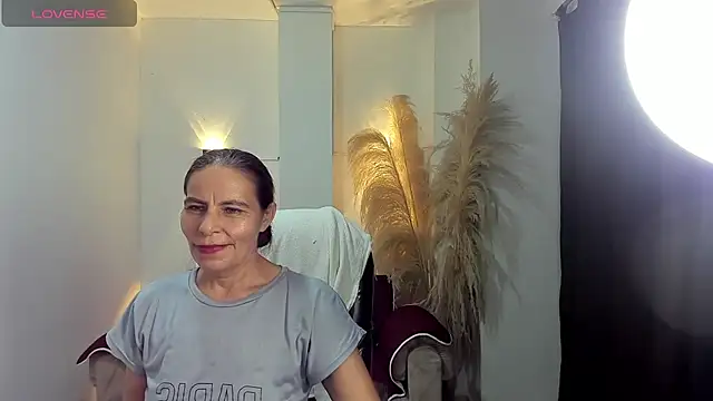 Snapshot of Milf_karlye chatting on 6, 6, 2026 Milf karlye online show from 6, 6, 2026