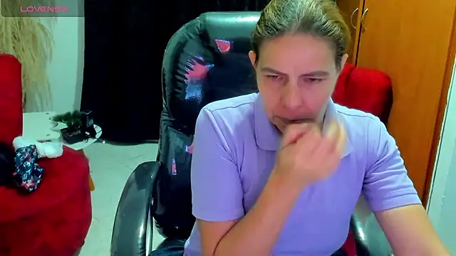 Milf karlye online show from 26, 11, 2025