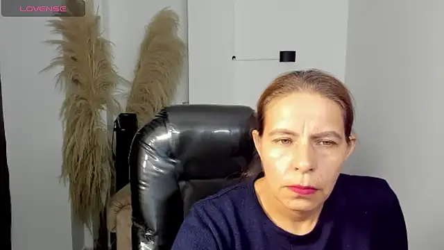 Milf karlye online show from 9, 4, 2026