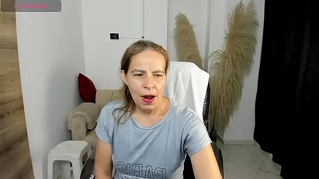 Milf karlye online show from 4, 3, 2026