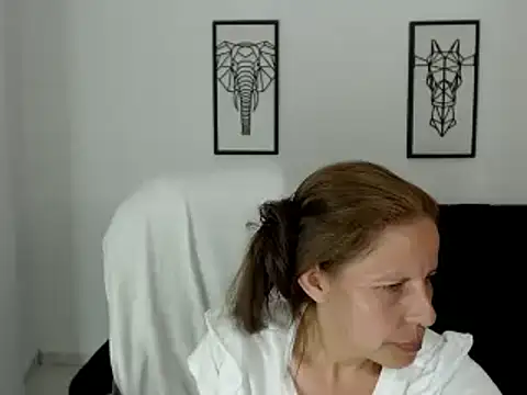 Milf karlye online show from 16, 2, 2025