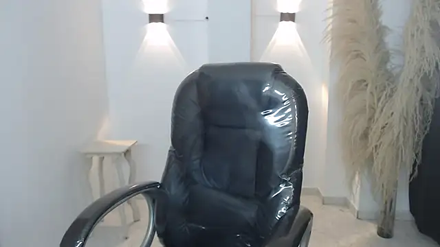 Milf karlye online show from 20, 12, 2025