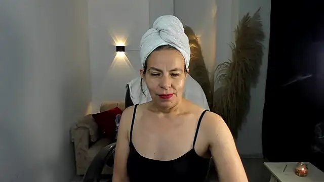 Milf karlye online show from 25, 2, 2026