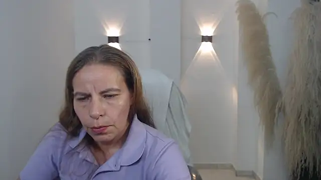 Milf karlye online show from 17, 12, 2025