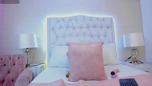 MonserratPeters online show from 31, 1, 2025