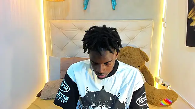Snapshot of royce_ebony chatting on 13, 5, 2026 royce ebony online show from 13, 5, 2026