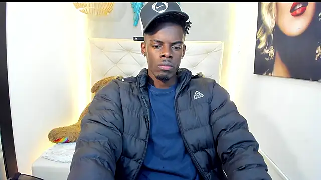 Snapshot of royce_ebony chatting on 23, 10, 2025 royce ebony online show from 23, 10, 2025