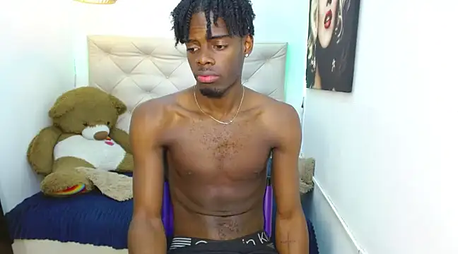 Snapshot of royce_ebony chatting on 14, 12, 2024 royce ebony online show from 14, 12, 2024