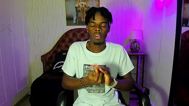 Snapshot of royce_ebony chatting on 29, 1, 2025 royce ebony online show from 29, 1, 2025