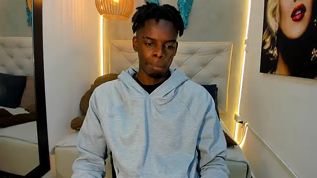 Snapshot of royce_ebony chatting on 17, 3, 2026 royce ebony online show from 17, 3, 2026