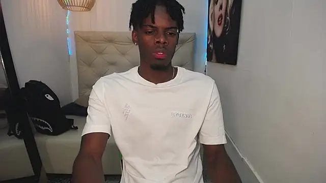 Snapshot of royce_ebony chatting on 25, 1, 2025 royce ebony online show from 25, 1, 2025