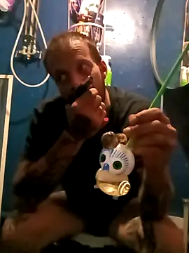 Snapshot of Whipit323 chatting on 23, 4, 2026 Whipit323 online show from 23, 4, 2026