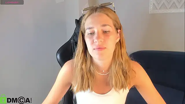 Jennifer Wadee online show from 9, 6, 2026
