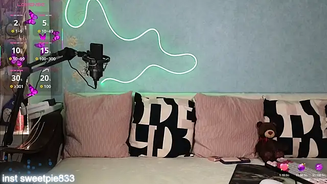 Snapshot of Anal_Girl_ chatting on 13, 11, 2025 Anal Girl online show from 13, 11, 2025