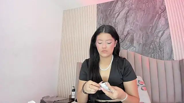 Zahra lloydd online show from 15, 1, 2025