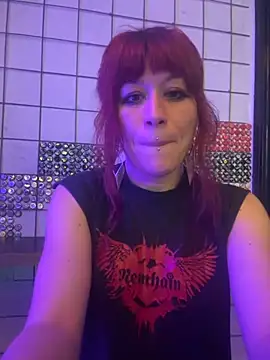 Snapshot of complicata_mente chatting on 7, 10, 2025 complicata mente online show from 7, 10, 2025