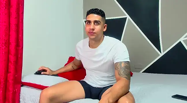 Snapshot of astrom_greyy chatting on 12, 2, 2025 astrom greyy online show from 12, 2, 2025