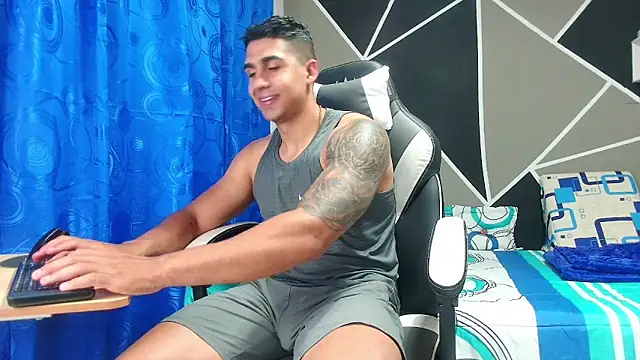Snapshot of astrom_greyy chatting on 10, 10, 2025 astrom greyy online show from 10, 10, 2025