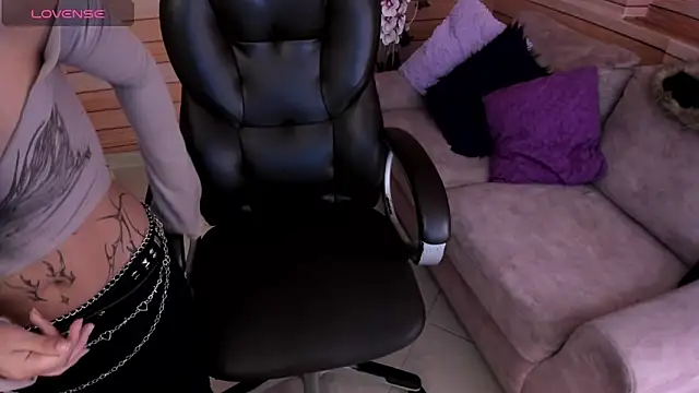 Kitty Pam online show from 8, 10, 2025