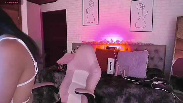 Kitty Pam online show from 21, 4, 2026