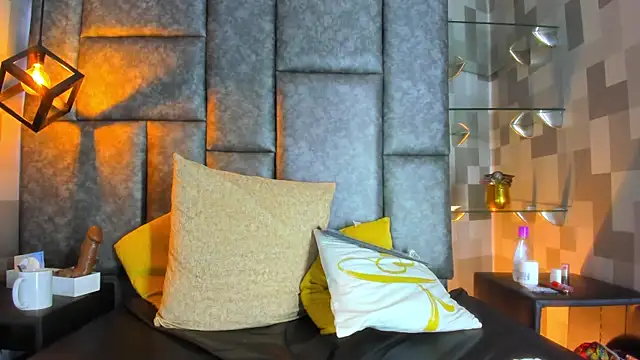 Corina Taylor  online show from 8, 10, 2025