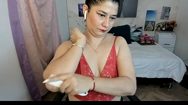 alinabozz1 online show from 26, 3, 2026