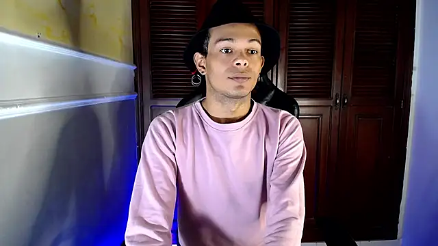 Snapshot of rose_Skinny_ chatting on 8, 10, 2025 rose Skinny online show from 8, 10, 2025