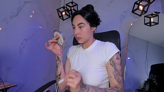 ChloeeTompson  online show from 10, 11, 2025