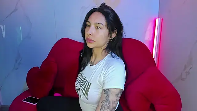 ChloeeTompson  online show from 11, 11, 2025