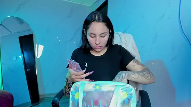 ChloeeTompson  online show from 2, 10, 2025