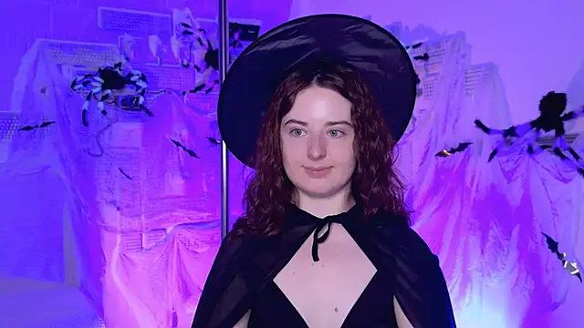 Snapshot of AnnTerry_ chatting on 18, 10, 2025 AnnTerry online show from 18, 10, 2025