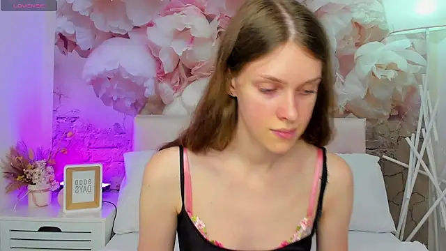 Snapshot of JaneBrowni chatting on 12, 9, 2025 JaneBrowni online show from 12, 9, 2025