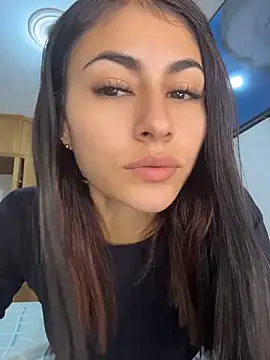 emilie xx  online show from 22, 5, 2026