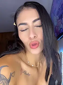 emilie xx  online show from 5, 6, 2026