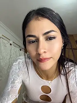 emilie xx  online show from 30, 5, 2026
