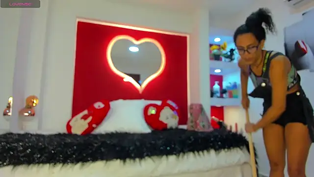 TabyJhonson online show from 4, 11, 2025