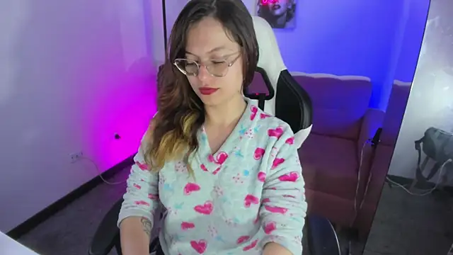 Snapshot of blackberrys_ chatting on 30, 11, 2025 blackberrys online show from 30, 11, 2025