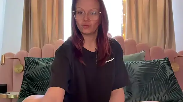 MelodyRoseUk online show from 4, 3, 2026