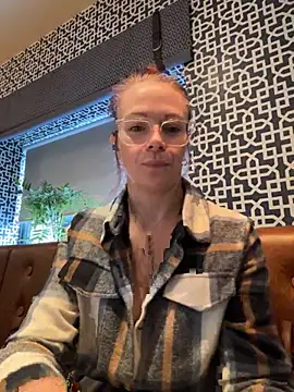 Snapshot of MelodyRoseUk chatting on 18, 11, 2025 MelodyRoseUk online show from 18, 11, 2025