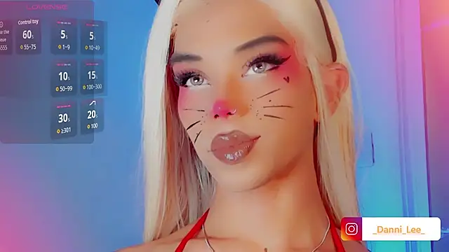 Snapshot of DanniLee_ chatting on 31, 10, 2025 DanniLee online show from 31, 10, 2025