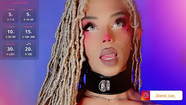 Snapshot of DanniLee_ chatting on 25, 10, 2025 DanniLee online show from 25, 10, 2025