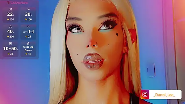 Snapshot of DanniLee_ chatting on 1, 11, 2025 DanniLee online show from 1, 11, 2025