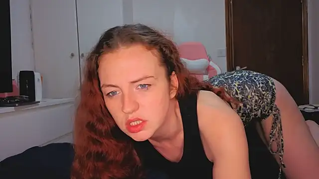 Snapshot of ENGLISHEMILY_69 chatting on 2, 2, 2026 ENGLISHEMILY 69 online show from 2, 2, 2026