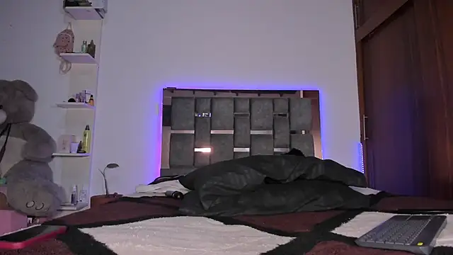 Carol M8 online show from 9, 10, 2025