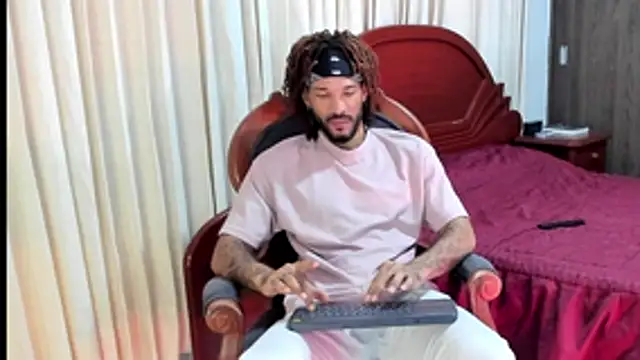 KarlMarley1 online show from 23, 12, 2025