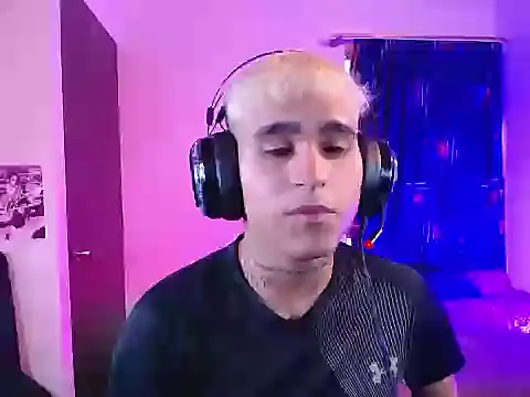 Snapshot of christianwang chatting on 8, 3, 2026 christianwang online show from 8, 3, 2026