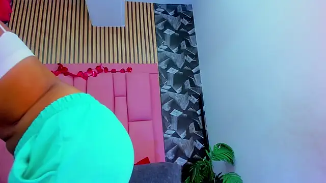 Brithanyslim online show from 11, 3, 2026