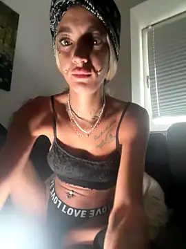 Snapshot of mrs_skinny_goddess chatting on 8, 10, 2025 mrs skinny goddess online show from 8, 10, 2025