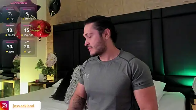 Snapshot of JossAckland chatting on 15, 10, 2025 JossAckland online show from 15, 10, 2025