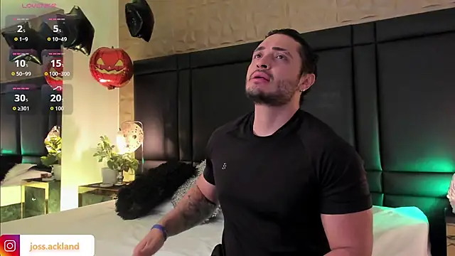 Snapshot of JossAckland chatting on 18, 10, 2025 JossAckland online show from 18, 10, 2025